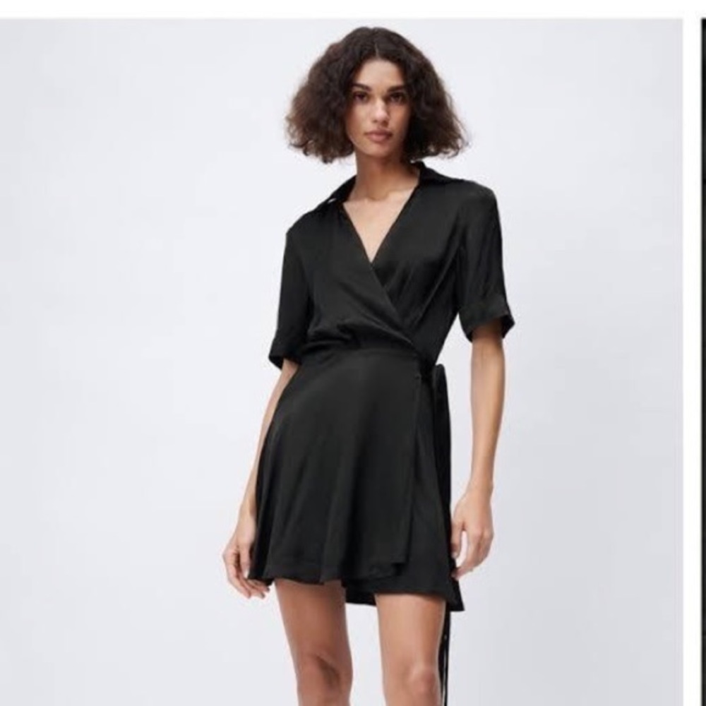 Zara Collared satin wrap dress mini short deep v neck belted flounce skater​‎